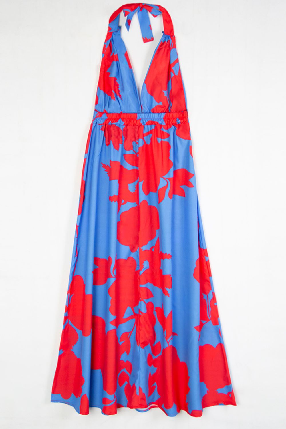 A A stunning Halter Neck Maxi Dress